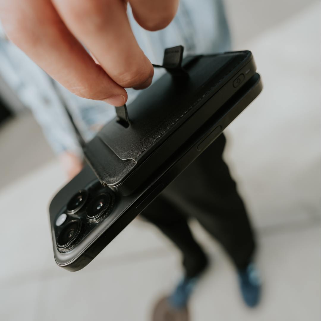 SnapWallet - 5 in 1 Wallet Power Bank